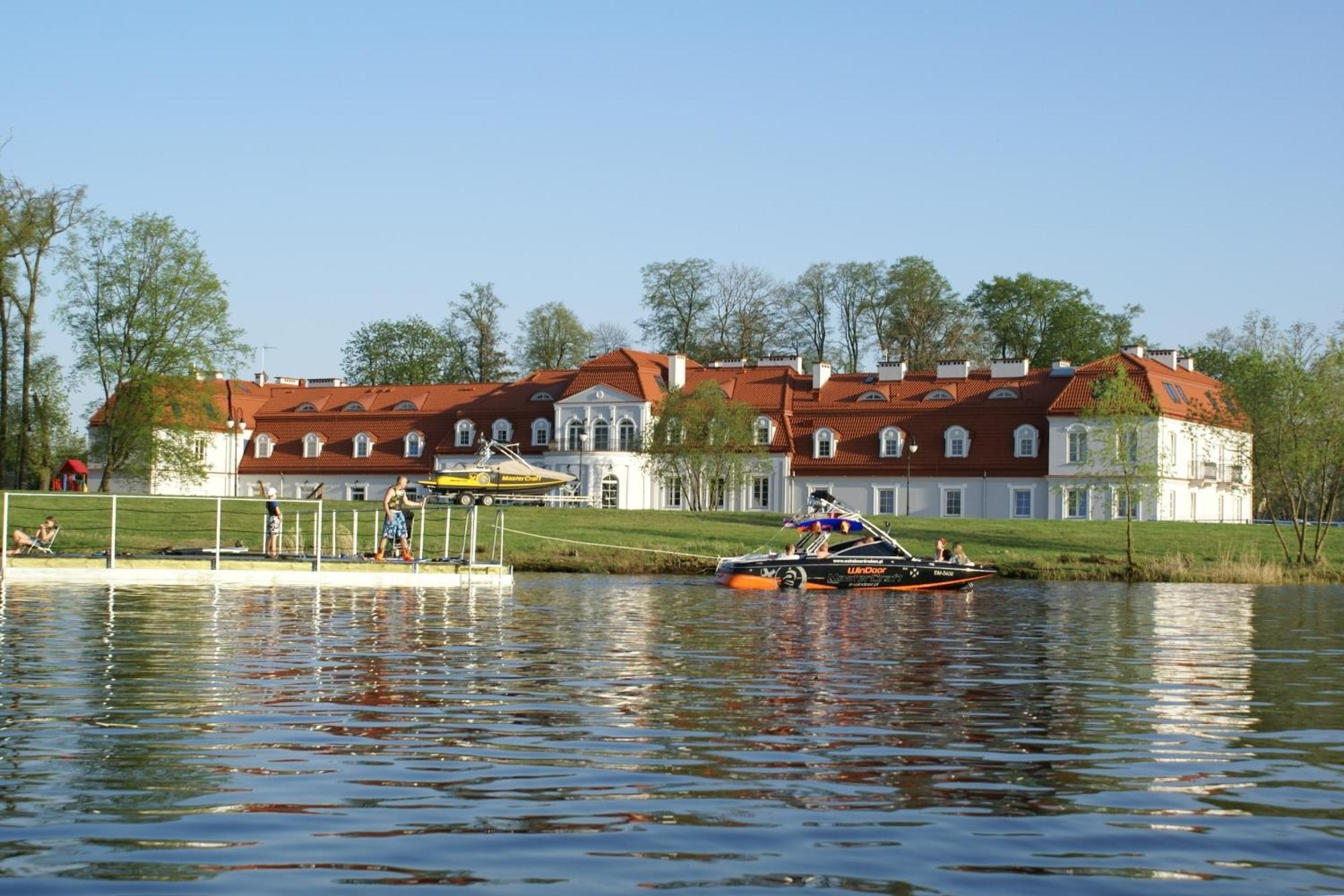 Palac Domaniowski Wieniawa Экстерьер фото